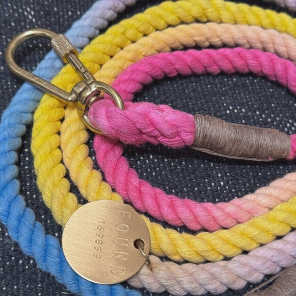 Found My Animal Adjustable Rope Dog Leash, 7 feet, Ombre Rainbow - Picture 4 of 13